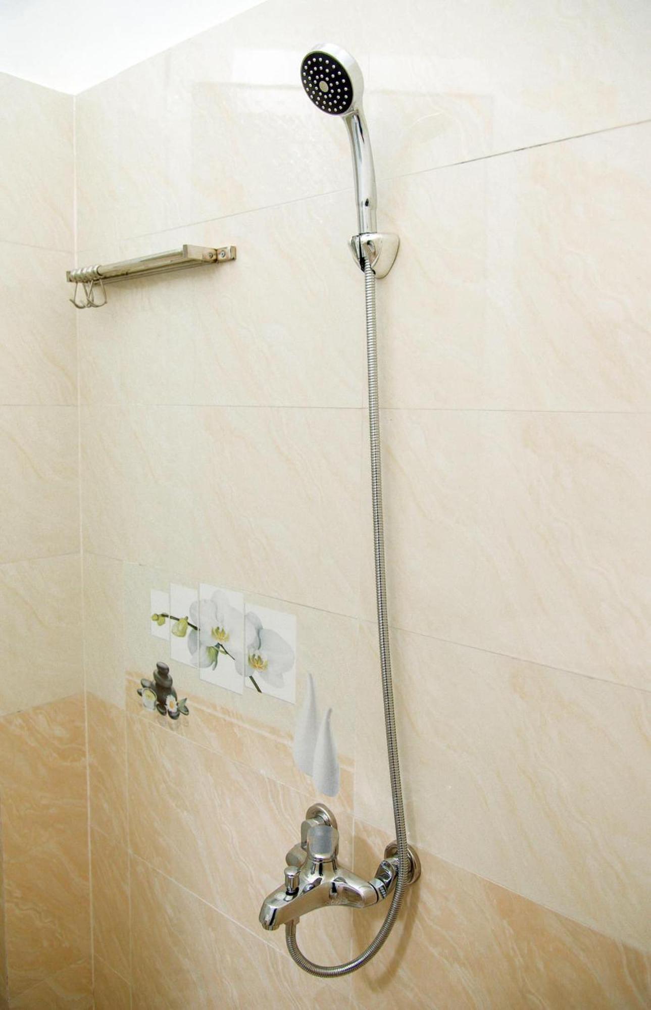 Thu Hien Hotel Pleiku - By Bay Luxury Plei Holang Esterno foto